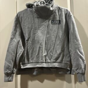 SOULCYCLE boxy pullover cropped hi/lo ribbed trim hoodie sweatshirt size XS grey